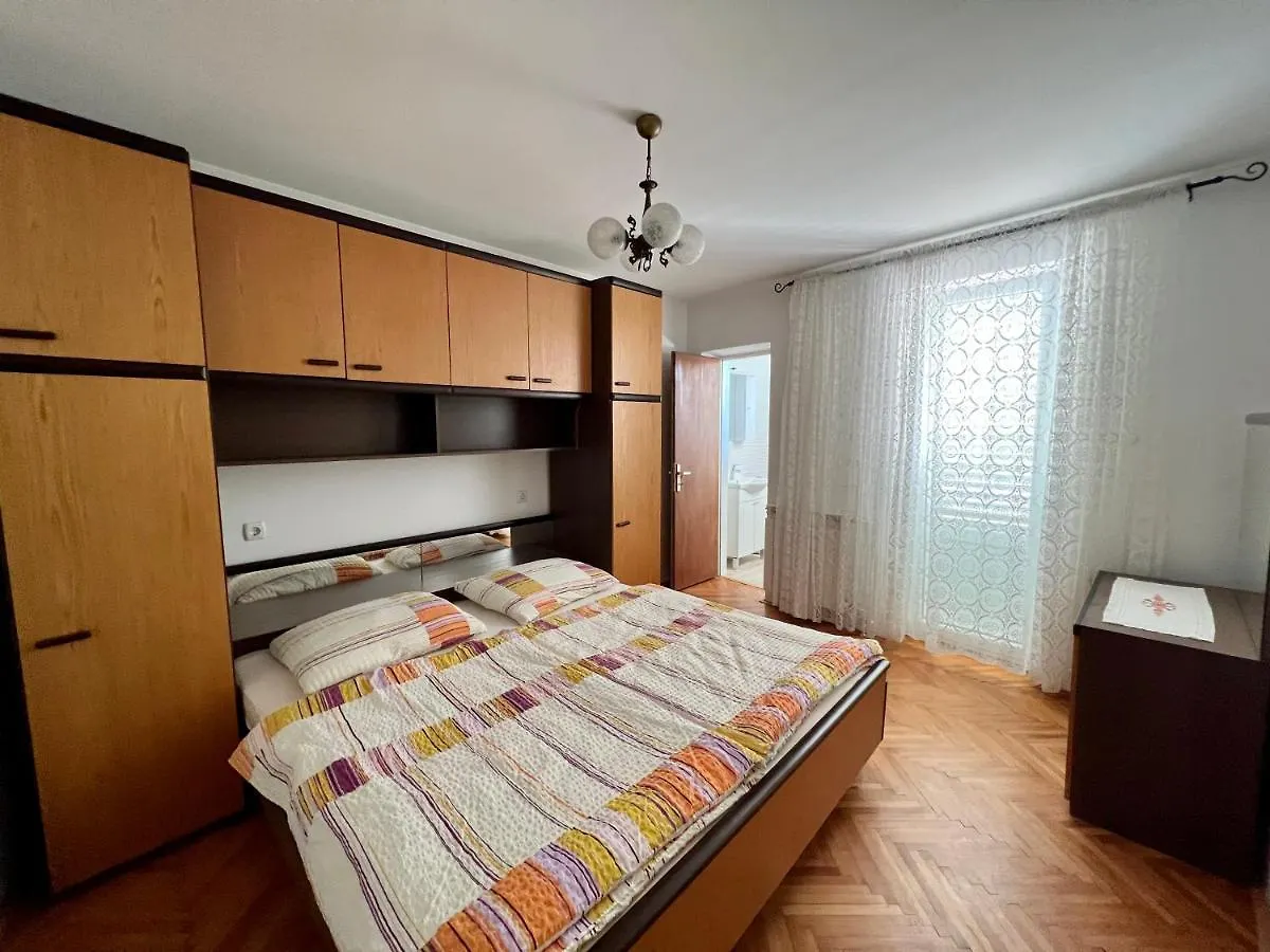 Guest house Apartments Matusan Palit