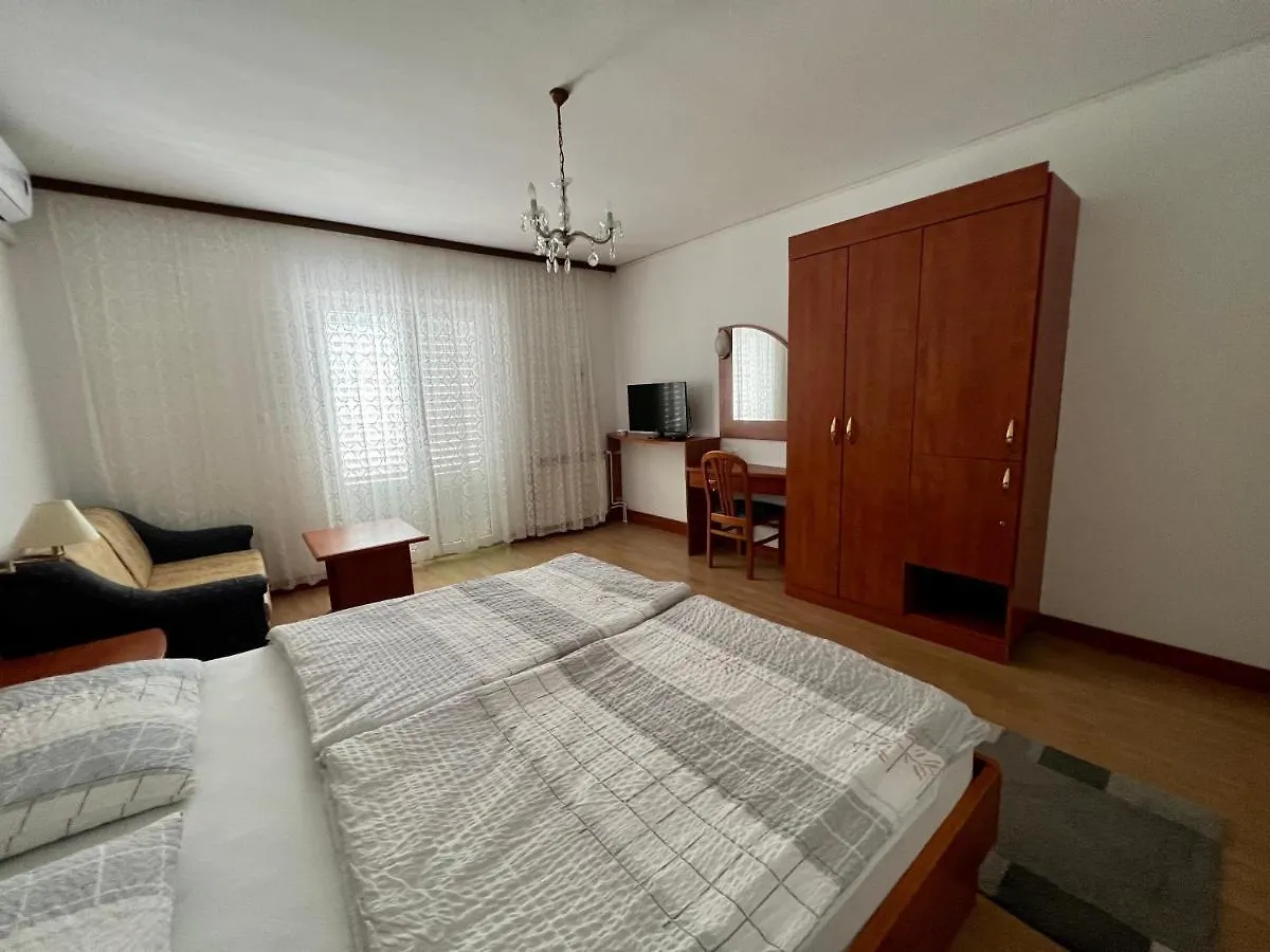Guest house Apartments Matusan Palit