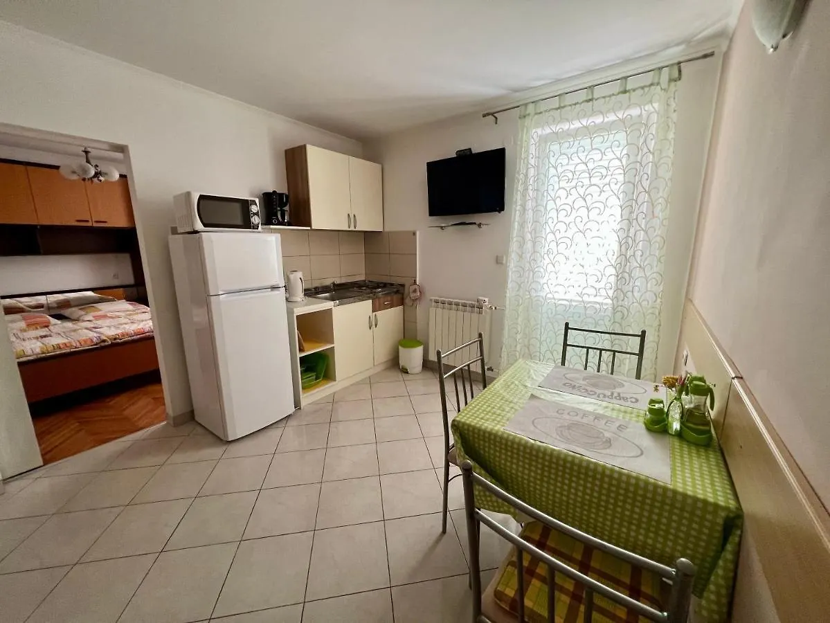 Guest house Apartments Matusan Palit