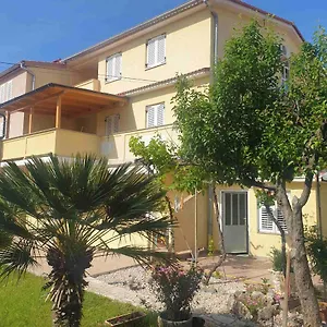 Affittacamere And Markovski, Palit